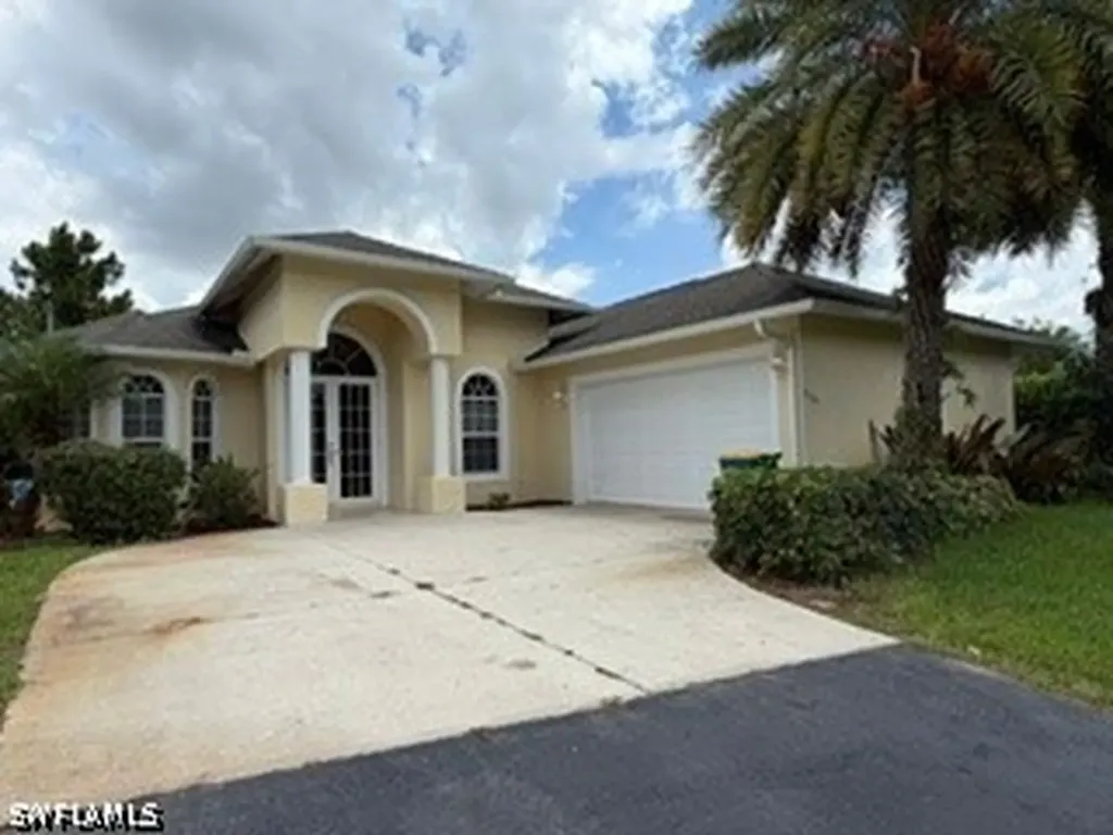 3761 35th Avenue NE Naples FL 34120