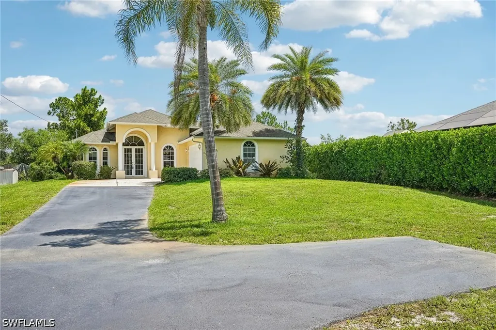 3761 35th Avenue NE Naples FL 34120
