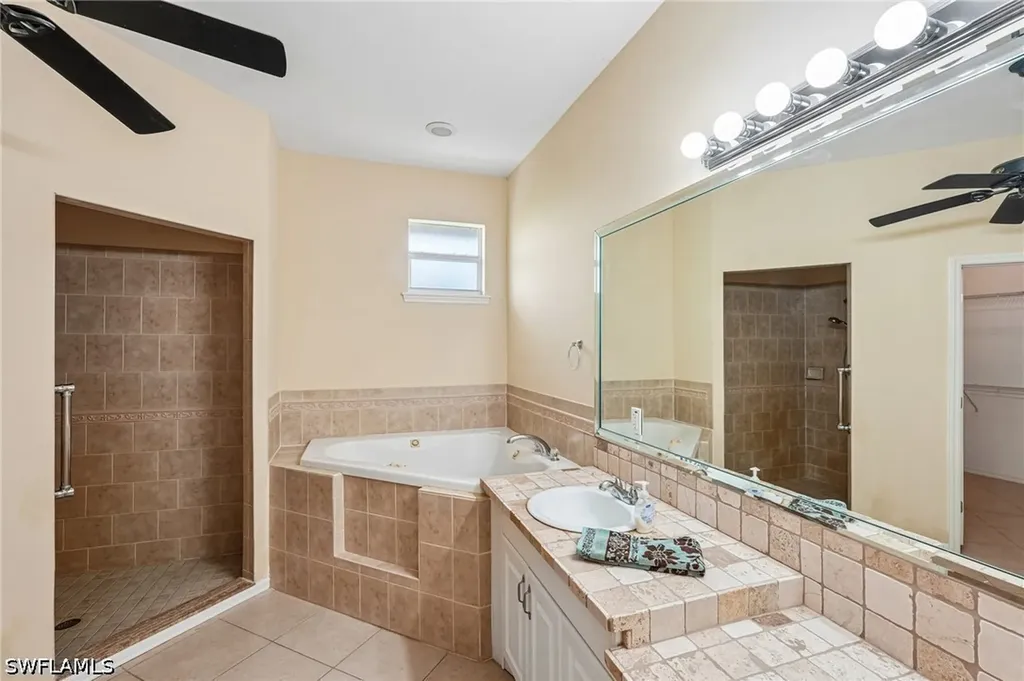 3761 35th Avenue NE Naples FL 34120