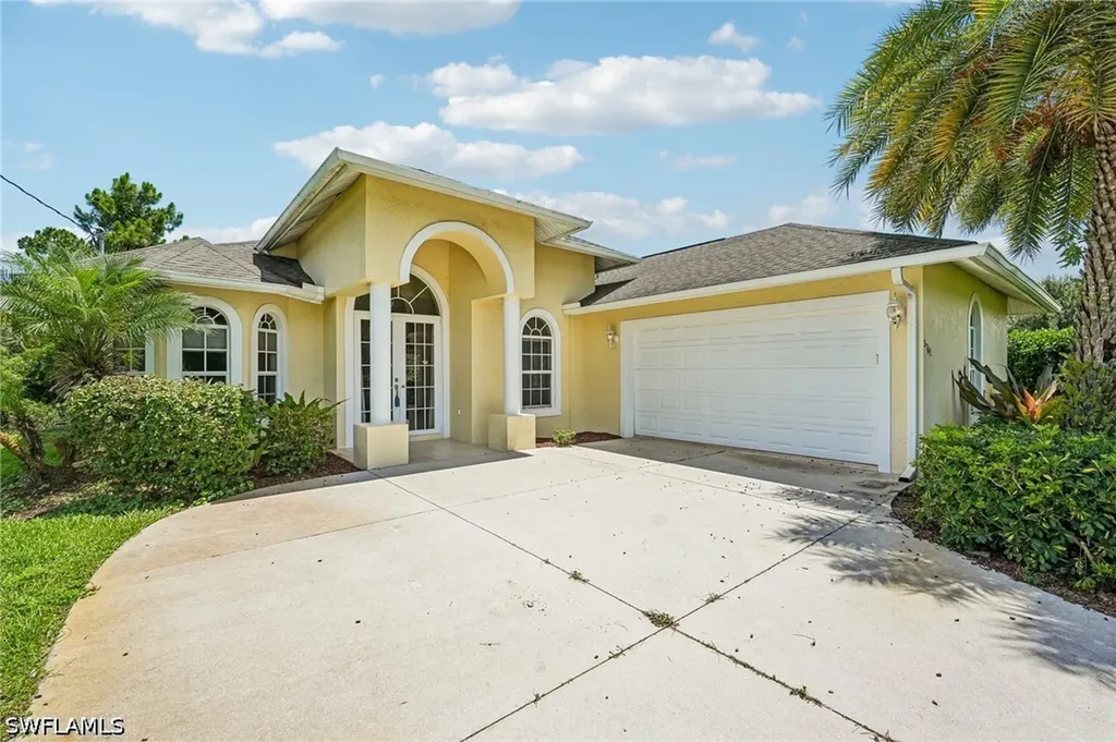3761 35th Avenue NE Naples FL 34120