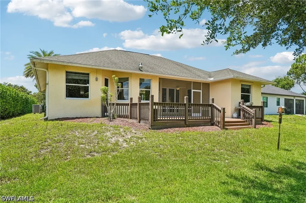 3761 35th Avenue NE Naples FL 34120