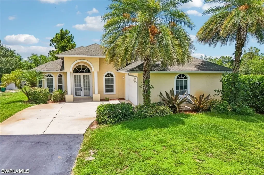 3761 35th Avenue NE Naples FL 34120