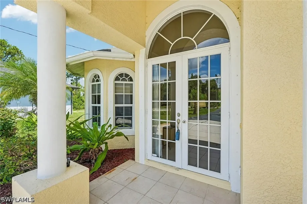 3761 35th Avenue NE Naples FL 34120