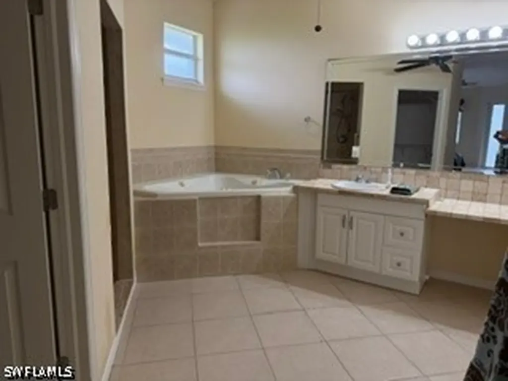 3761 35th Avenue NE Naples FL 34120