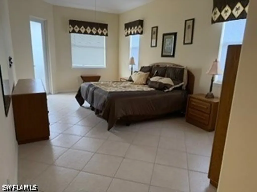 3761 35th Avenue NE Naples FL 34120