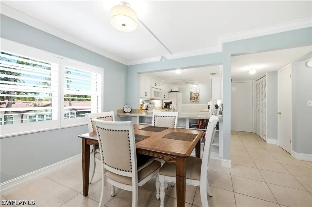 1083 Forest Lakes Drive Naples FL 34105