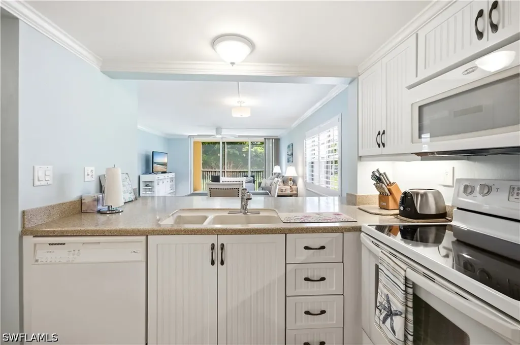 1083 Forest Lakes Drive Naples FL 34105