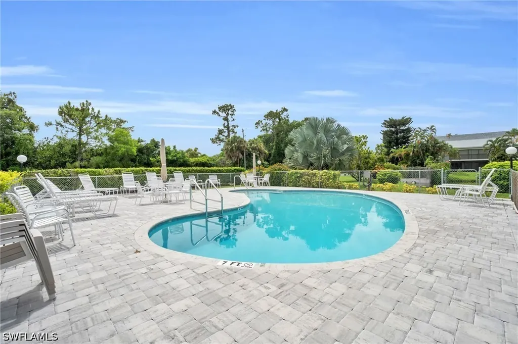 4640 Chantelle Drive Naples FL 34112