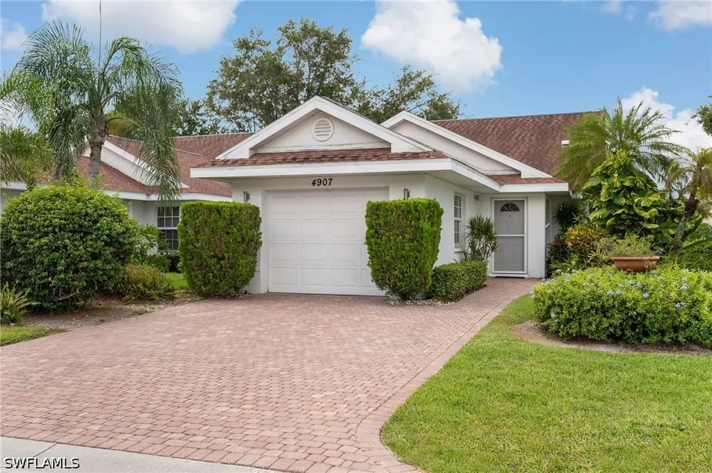 4907 Europa Drive Naples FL 34105