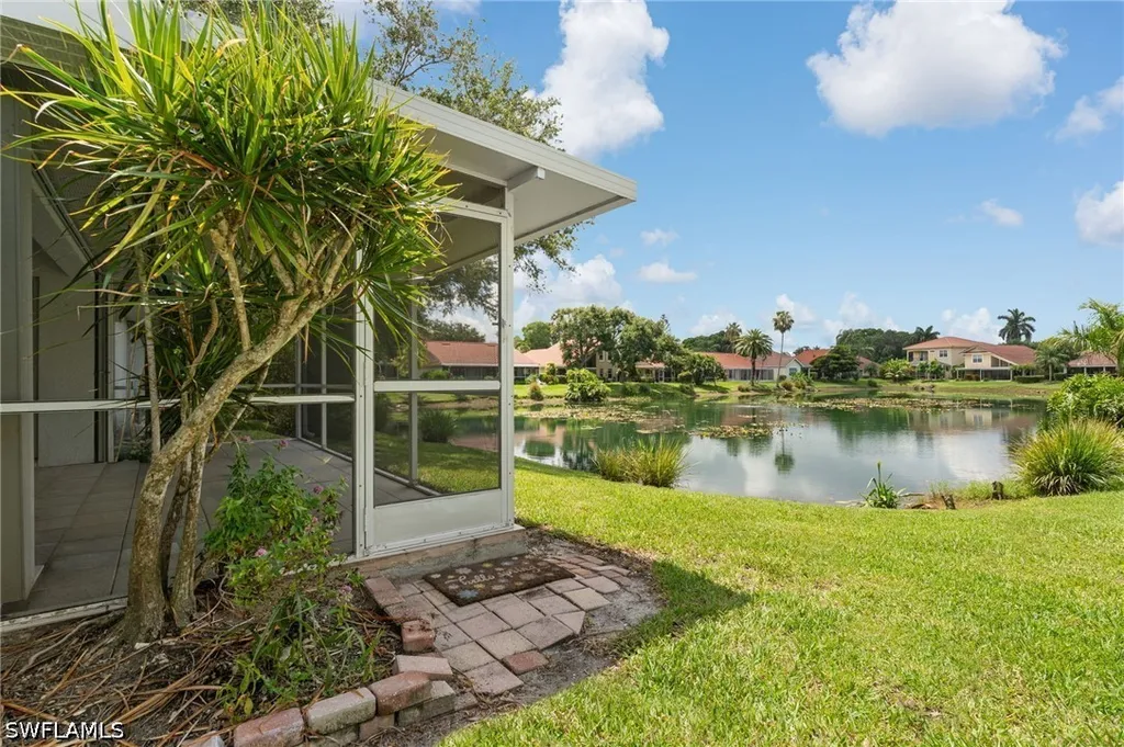 4907 Europa Drive Naples FL 34105