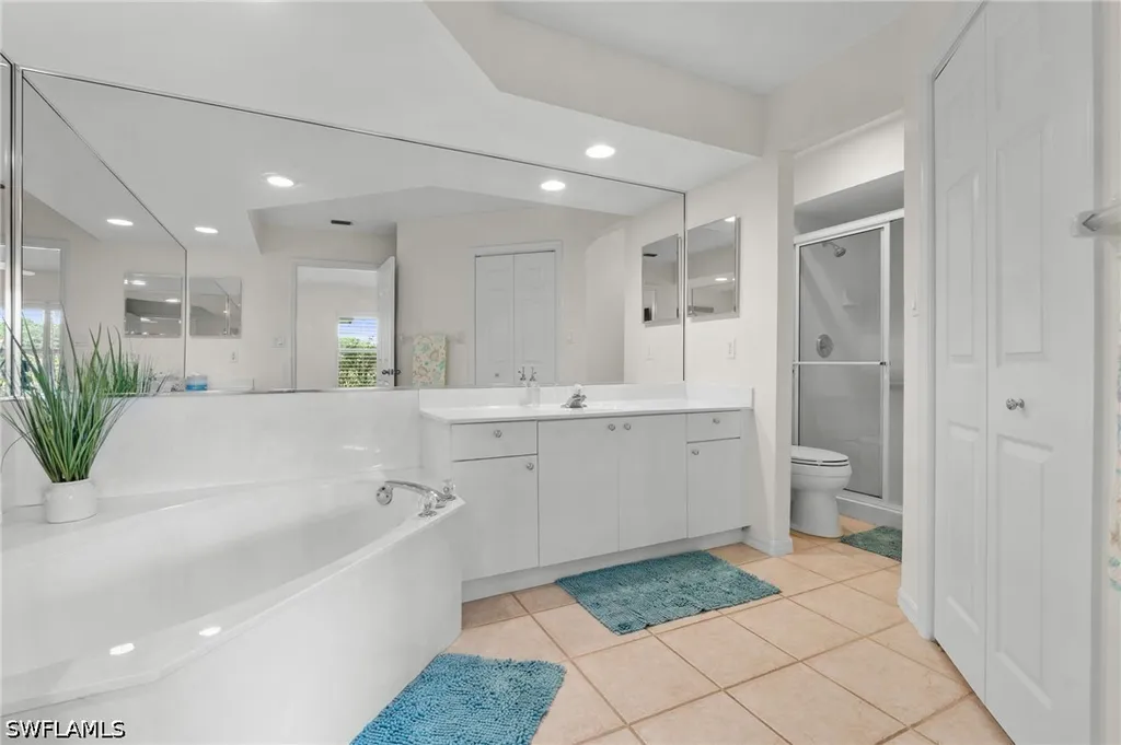 4907 Europa Drive Naples FL 34105