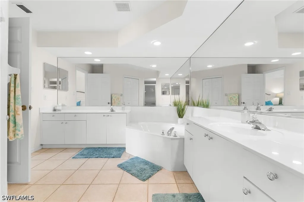 4907 Europa Drive Naples FL 34105