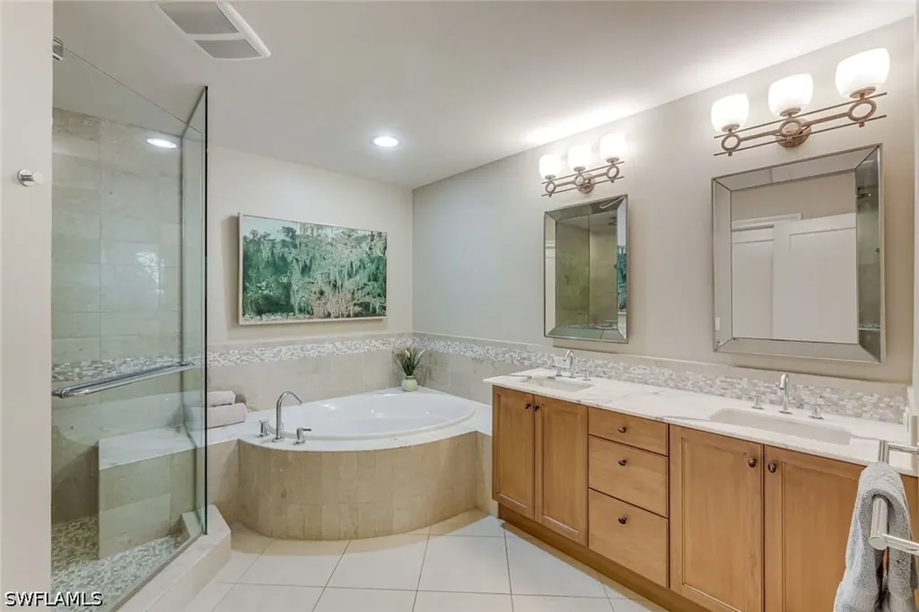 9123 Strada Place Naples FL 34108
