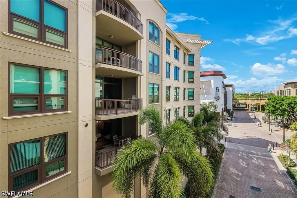 9123 Strada Place Naples FL 34108