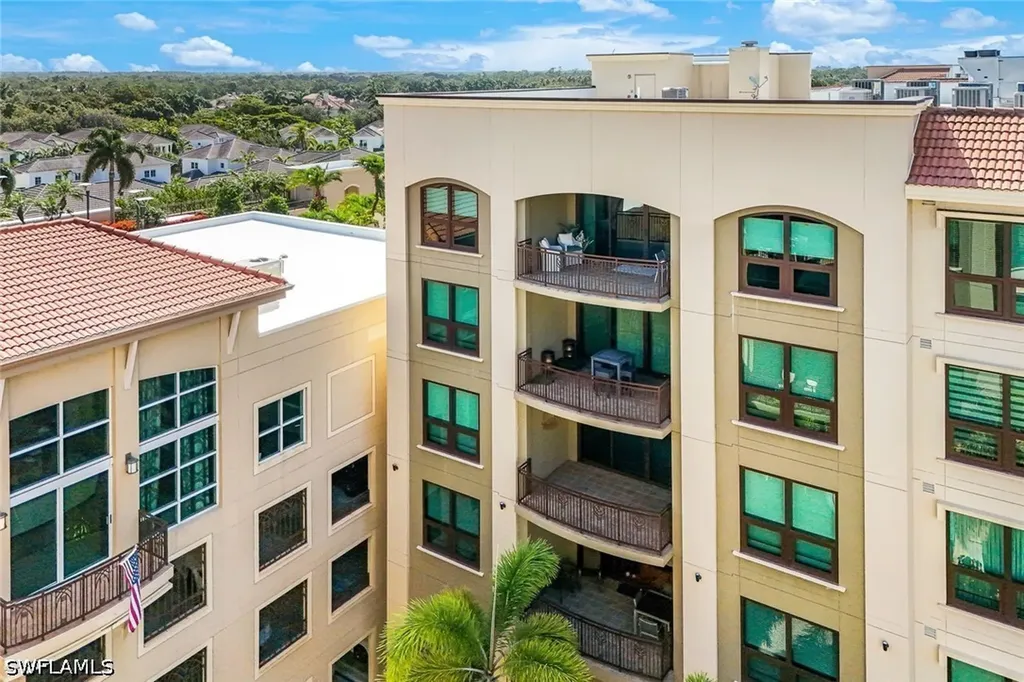 9123 Strada Place Naples FL 34108