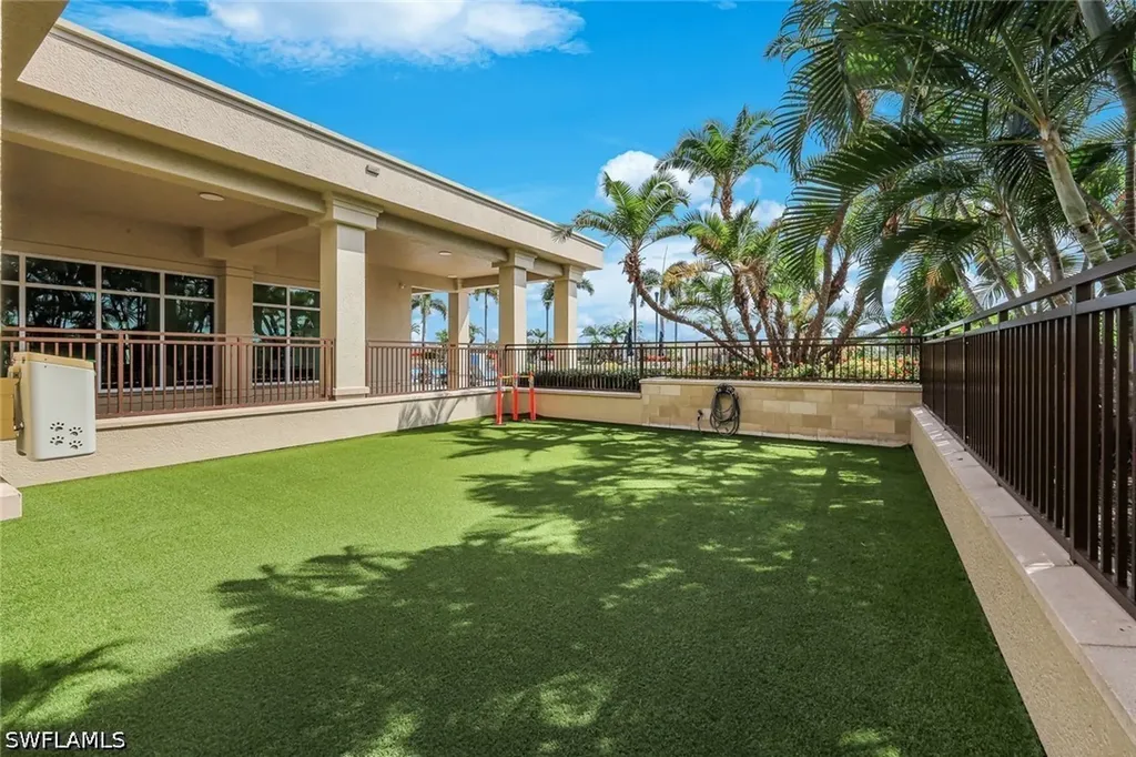 9123 Strada Place Naples FL 34108