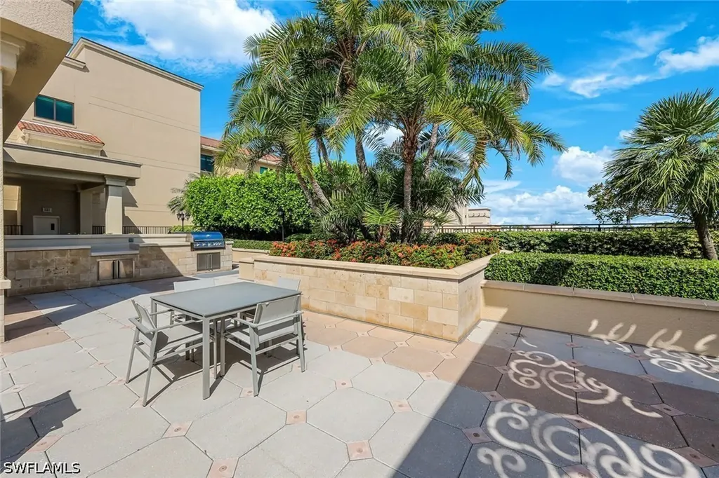 9123 Strada Place Naples FL 34108