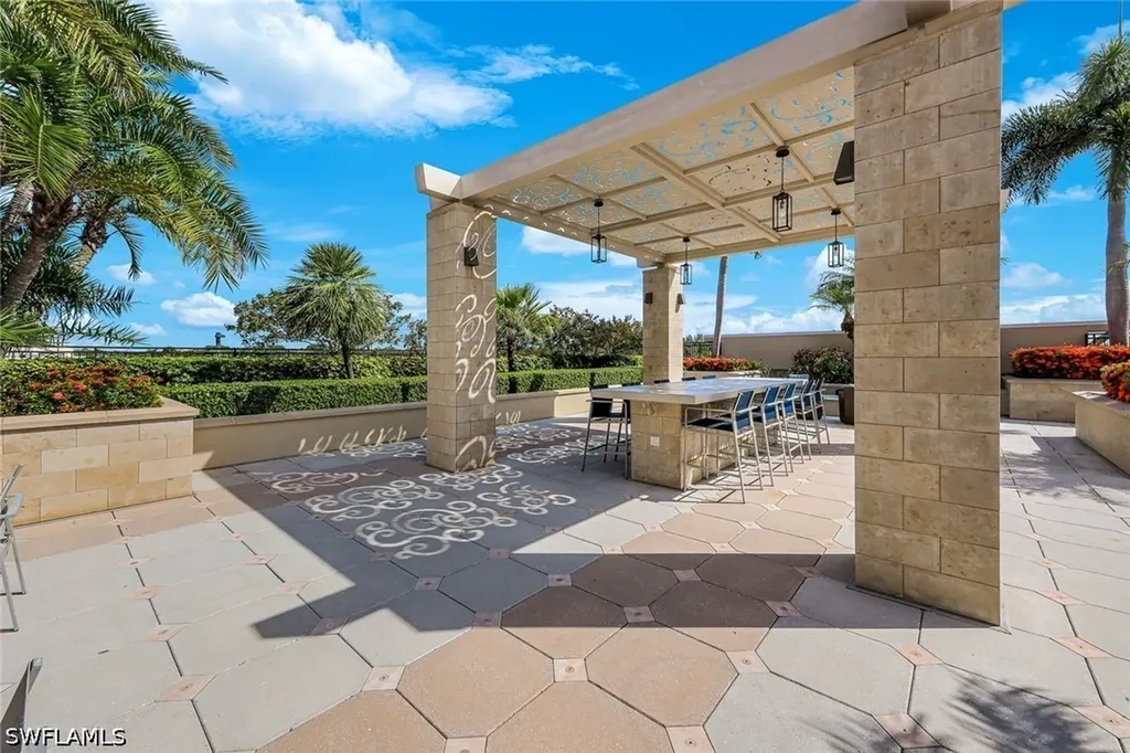 9123 Strada Place Naples FL 34108