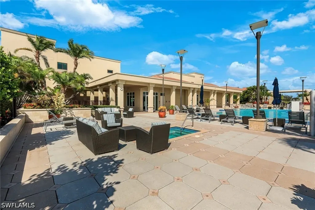 9123 Strada Place Naples FL 34108
