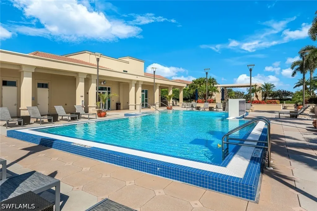 9123 Strada Place Naples FL 34108