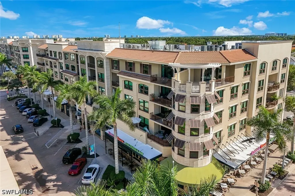 9123 Strada Place Naples FL 34108
