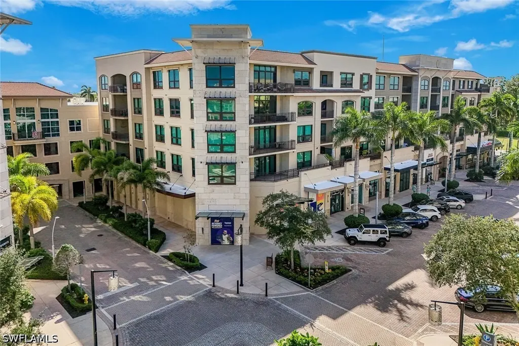 9123 Strada Place Naples FL 34108