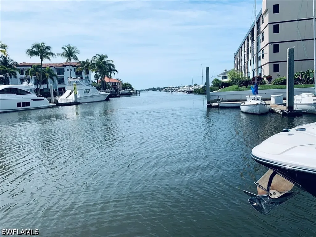 801 River Point Drive Naples FL 34102