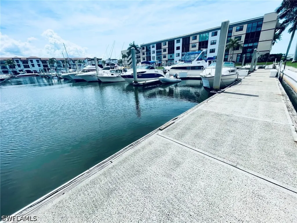 801 River Point Drive Naples FL 34102
