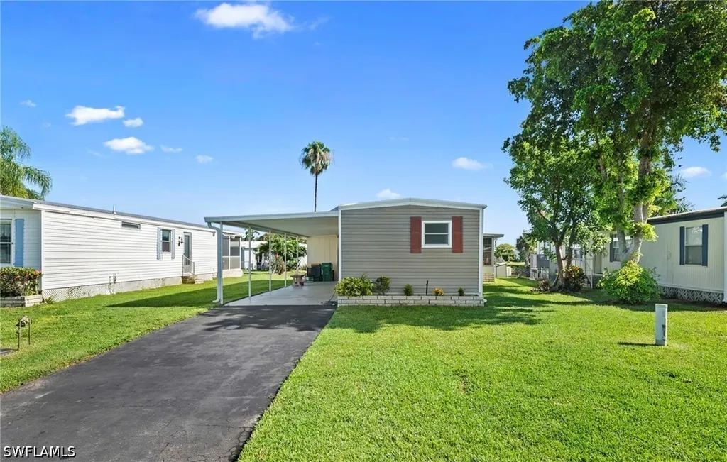 455 Cape Florida Way Naples FL 34104