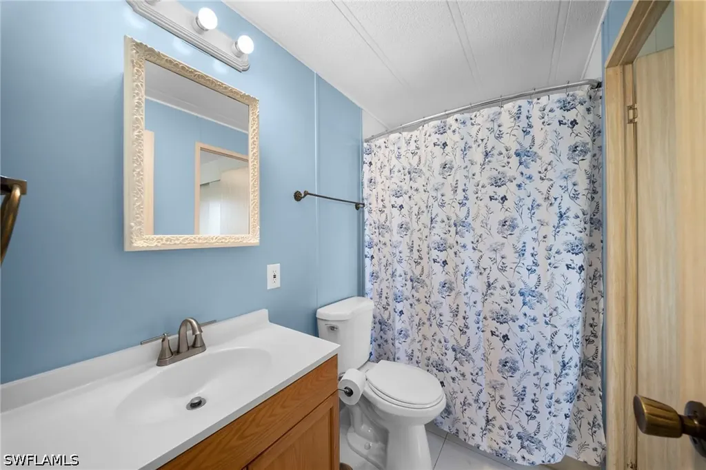 455 Cape Florida Way Naples FL 34104