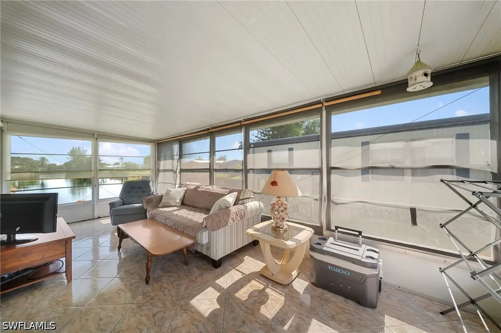 455 Cape Florida Way Naples FL 34104