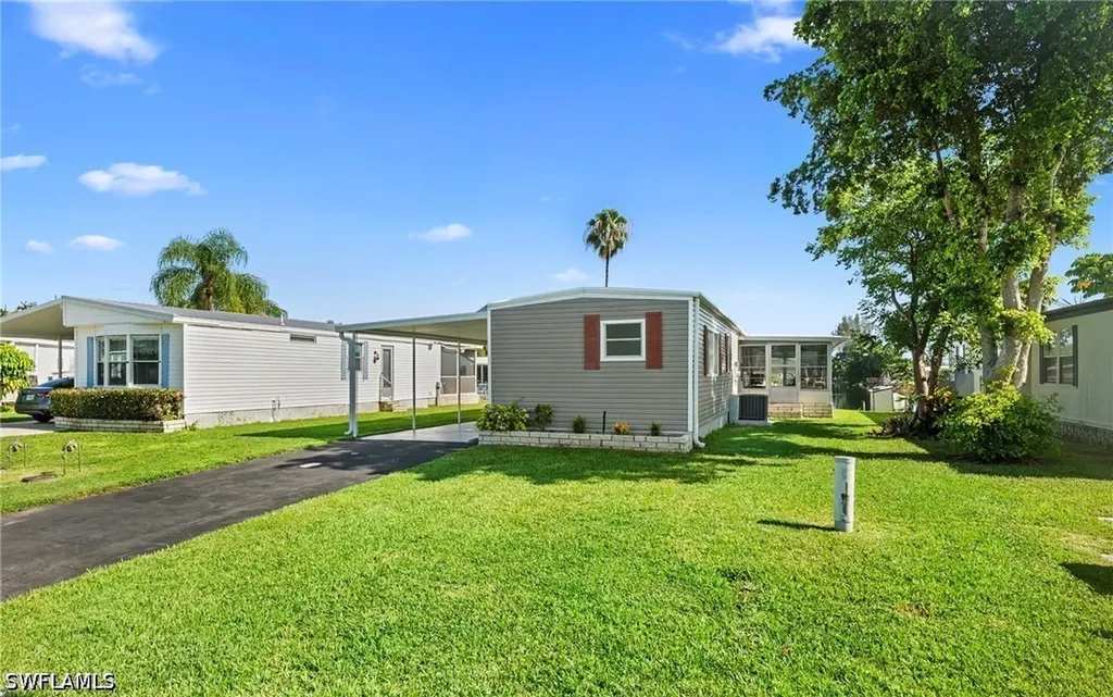 455 Cape Florida Way Naples FL 34104
