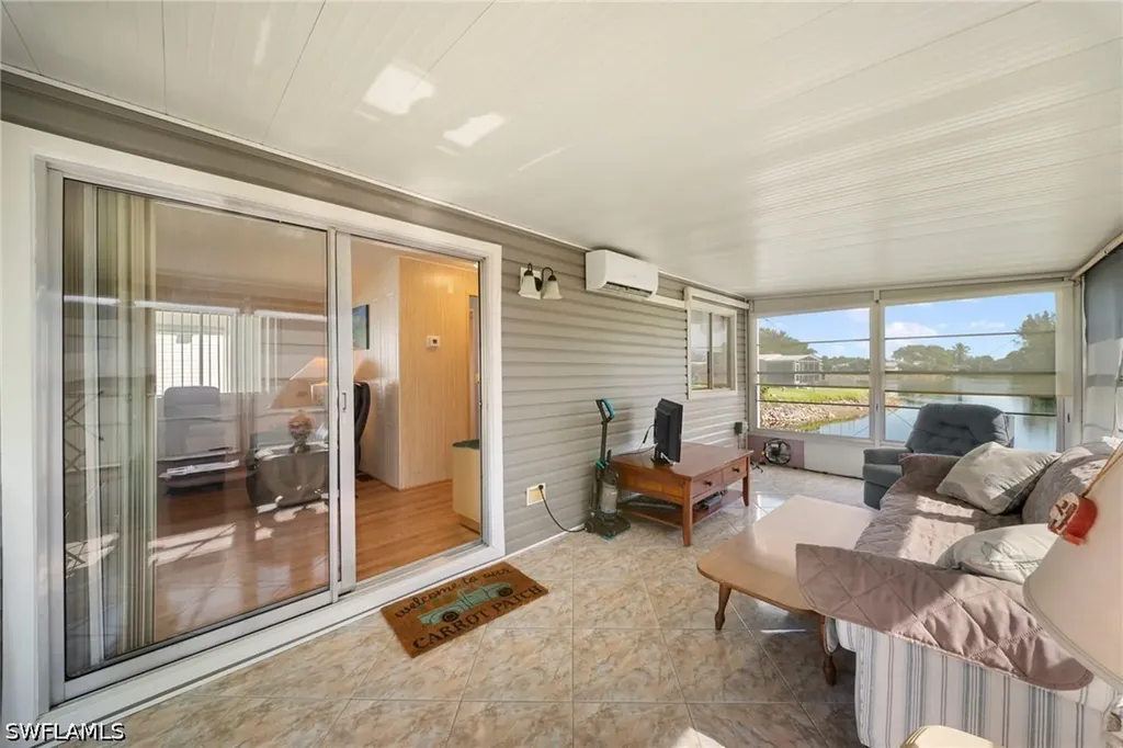 455 Cape Florida Way Naples FL 34104