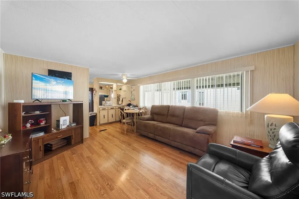 455 Cape Florida Way Naples FL 34104