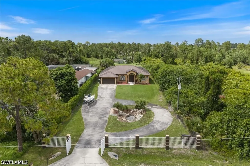 4085 16th Avenue NE Naples FL 34120