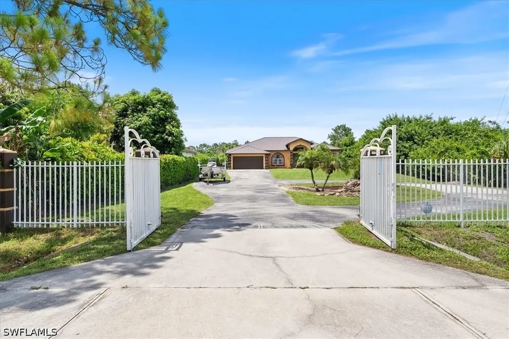 4085 16th Avenue NE Naples FL 34120