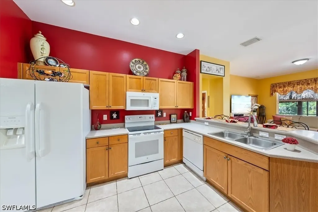 4085 16th Avenue NE Naples FL 34120