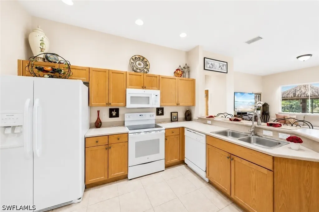 4085 16th Avenue NE Naples FL 34120