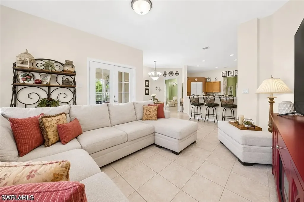 4085 16th Avenue NE Naples FL 34120