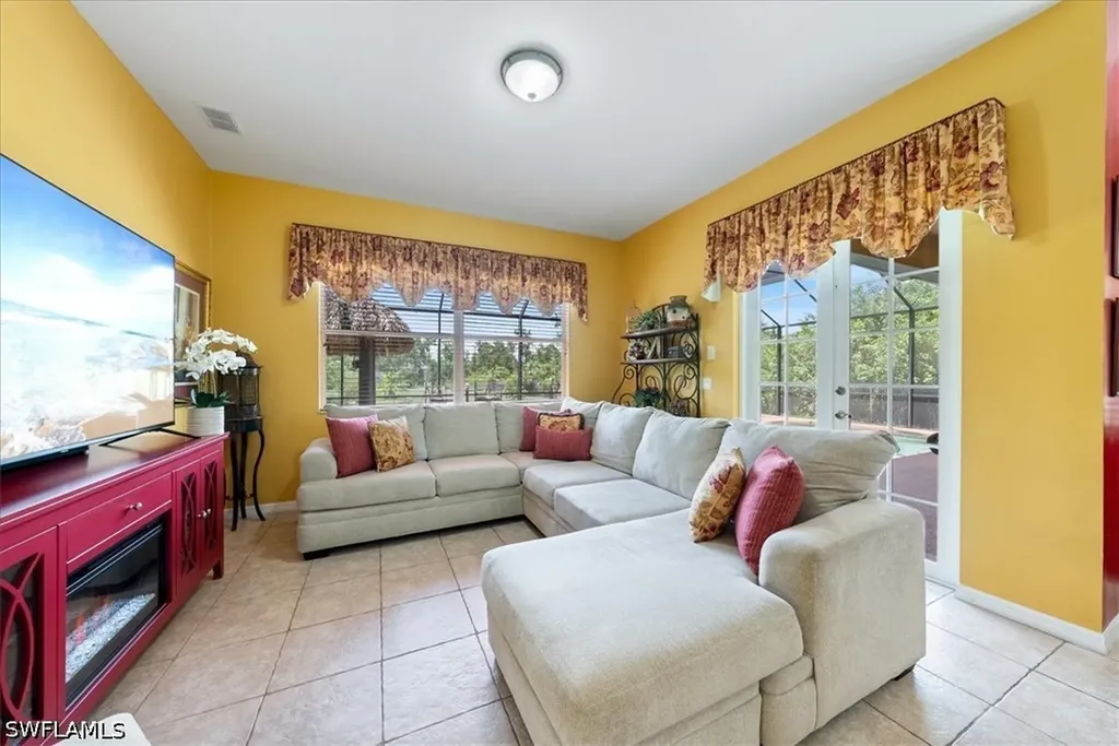 4085 16th Avenue NE Naples FL 34120