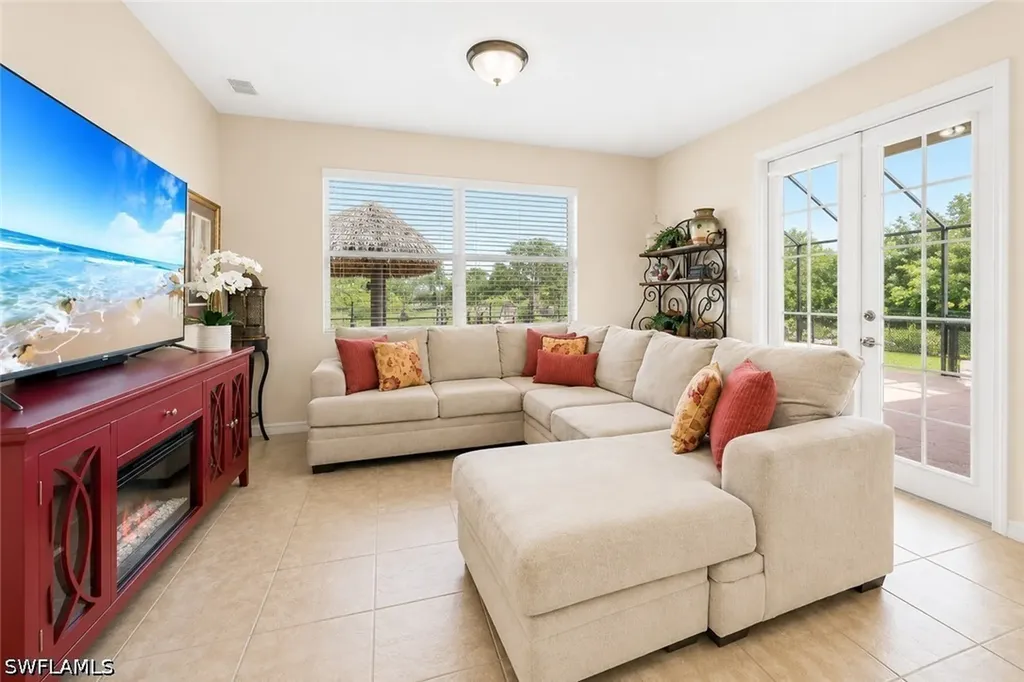 4085 16th Avenue NE Naples FL 34120
