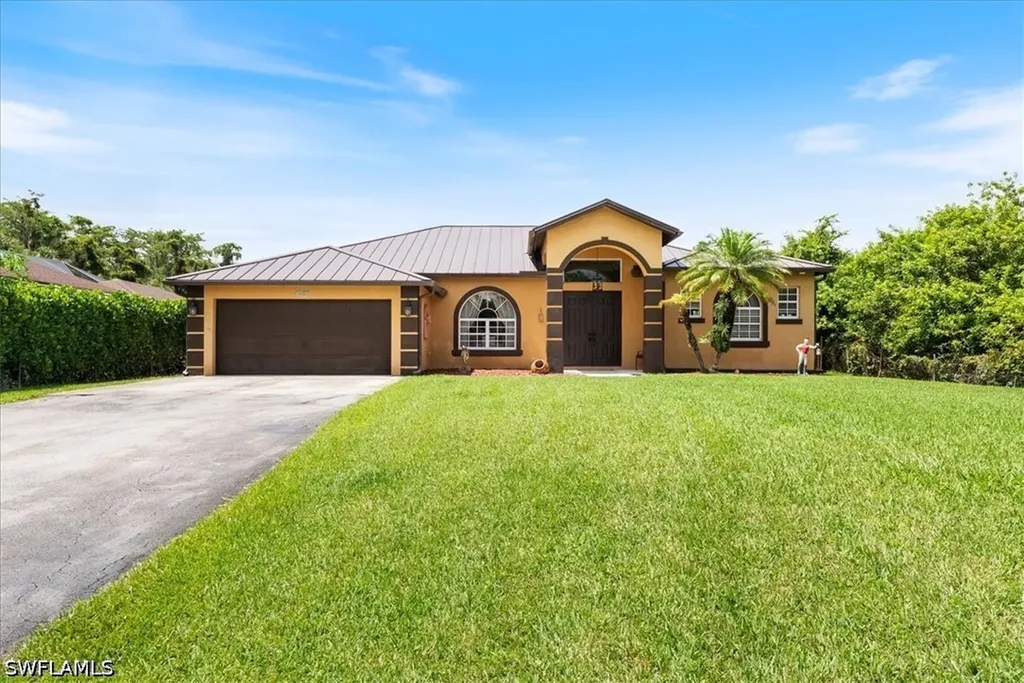 4085 16th Avenue NE Naples FL 34120