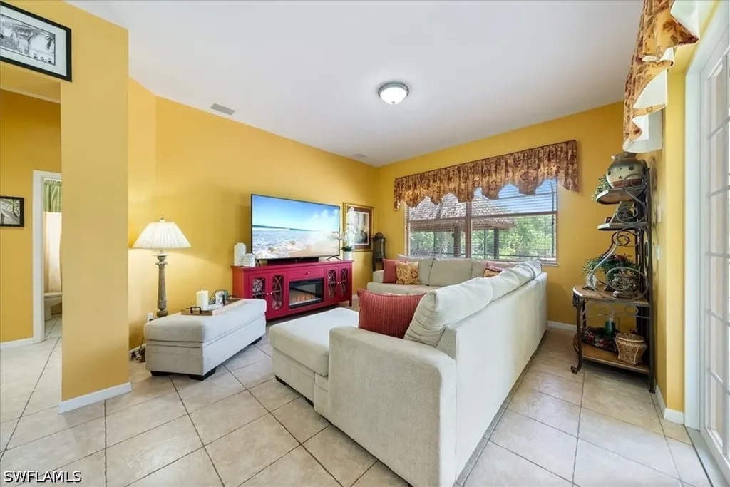 4085 16th Avenue NE Naples FL 34120