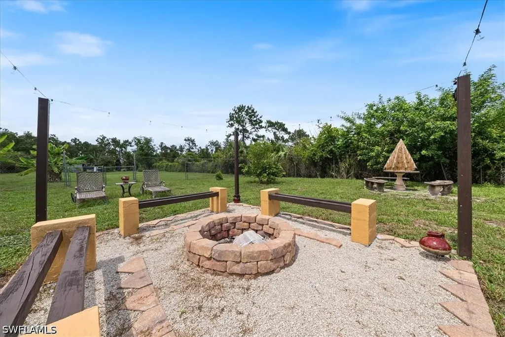 4085 16th Avenue NE Naples FL 34120