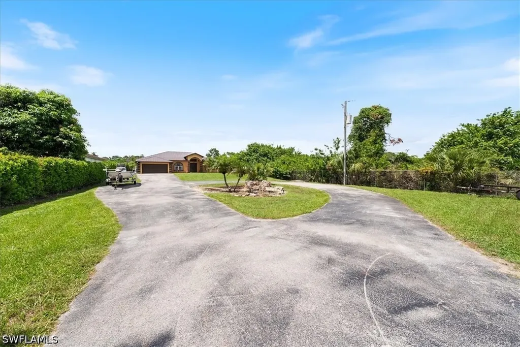 4085 16th Avenue NE Naples FL 34120