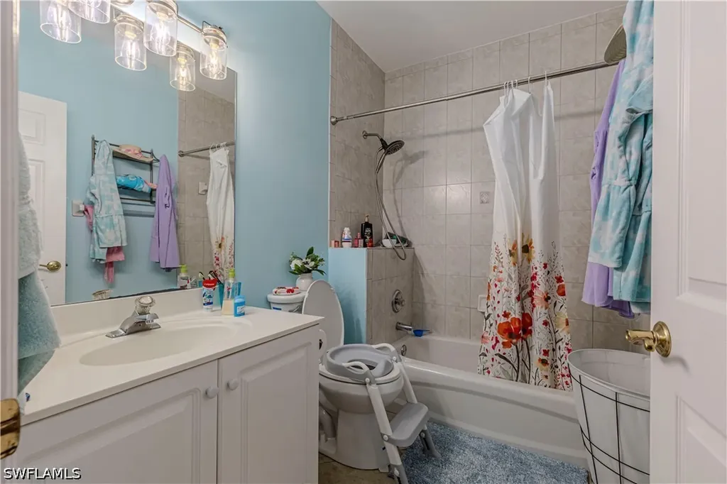 2120 Cay Lagoon Drive Naples FL 34109