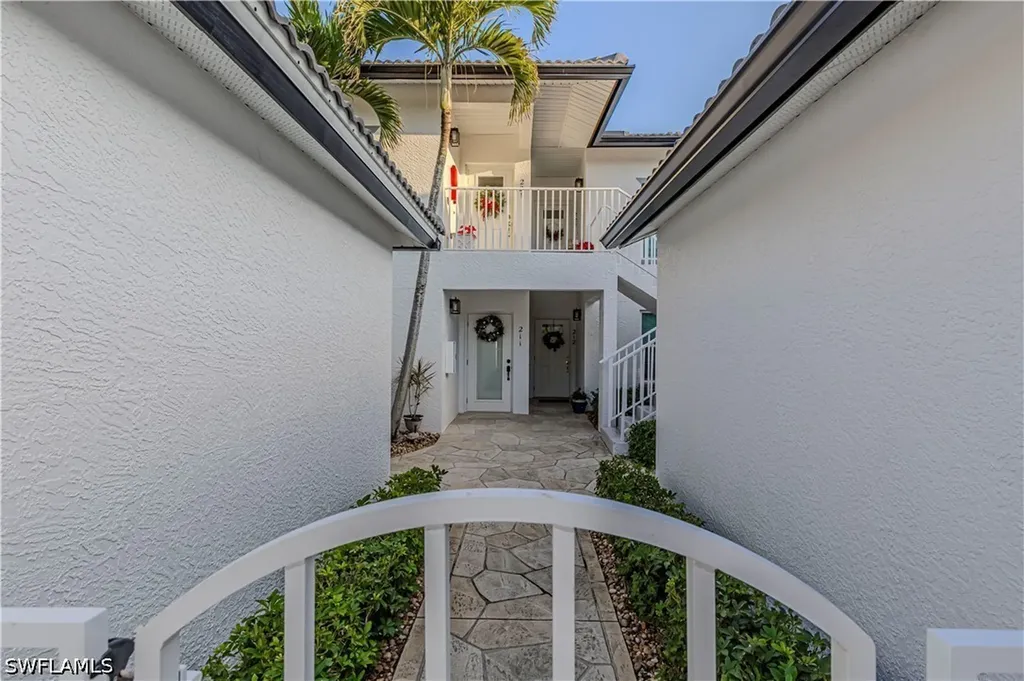 2120 Cay Lagoon Drive Naples FL 34109