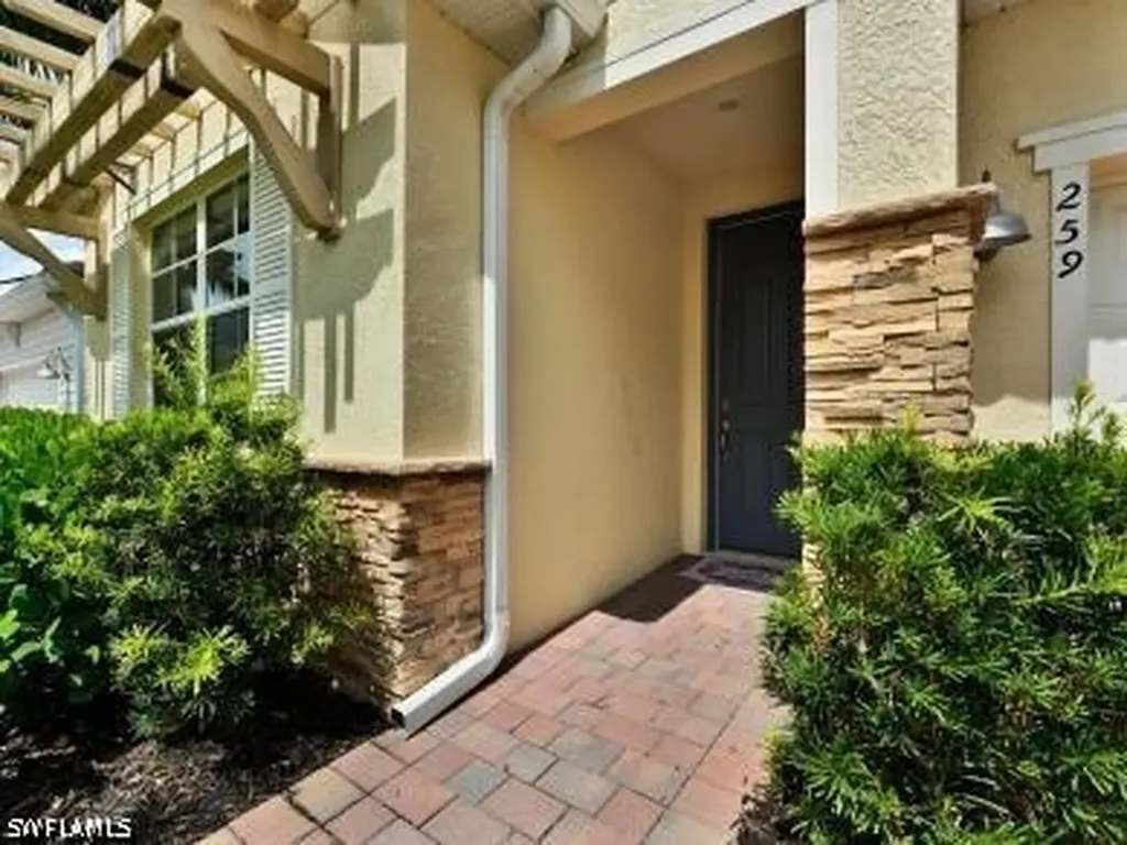 259 Tamarindo Lane Naples FL 34114