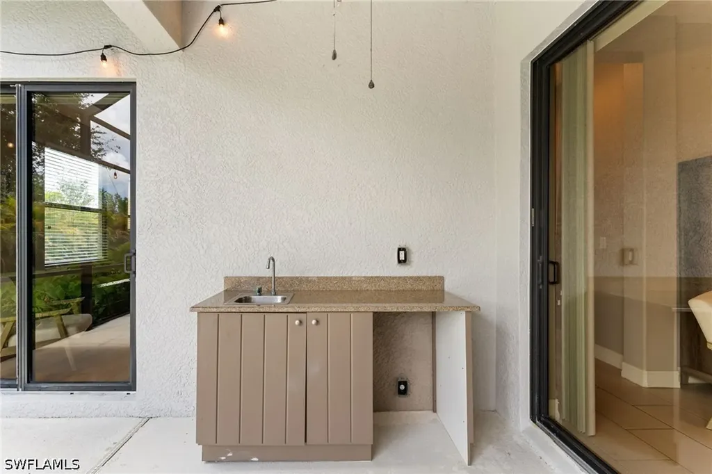 1406 Serrano Circle Naples FL 34105