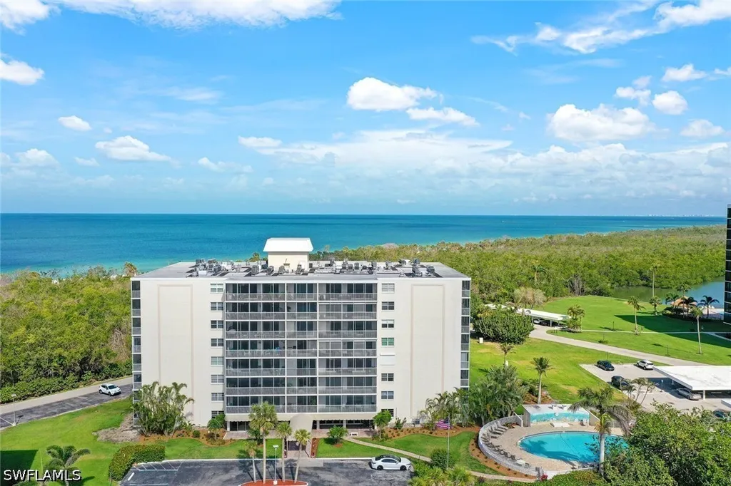 5 Bluebill Avenue Naples FL 34108